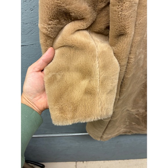 DKNY‎ Womens M Tan Faux Fur Coat Button Front Collar Soft Plush Winter Jacket - Picture 5 of 15